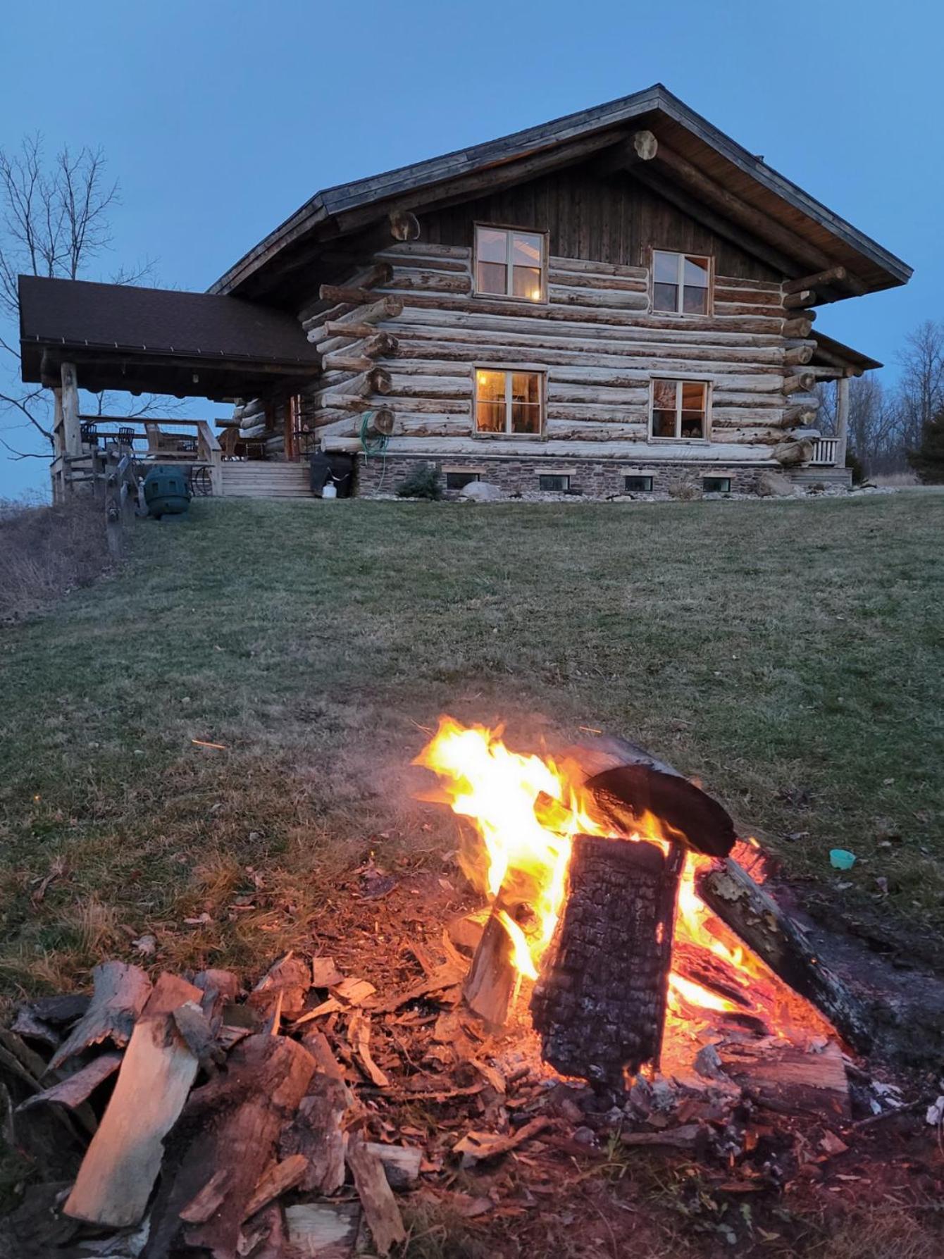 Firefly Creek Lodge Livonia Exterior photo